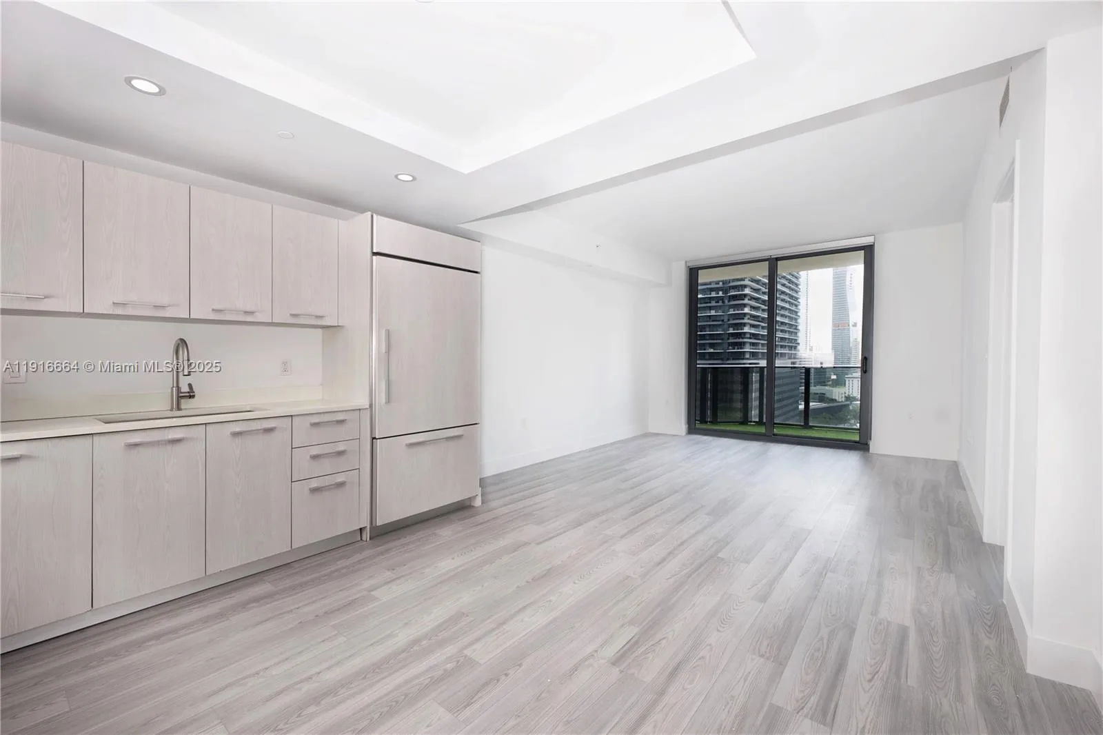 45 SW 9th St # 1504, Miami, FL 33130 photo 7