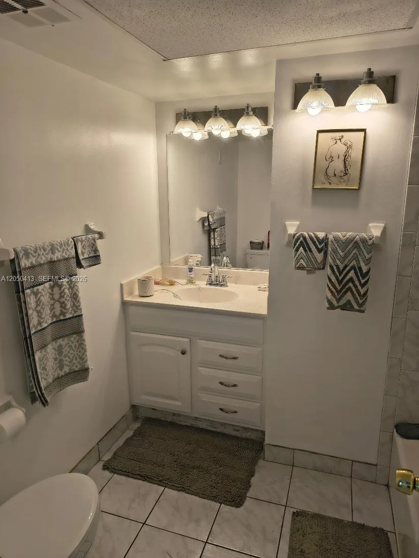 3105 oakland shores # J 207, Oakland Park, FL 33309
