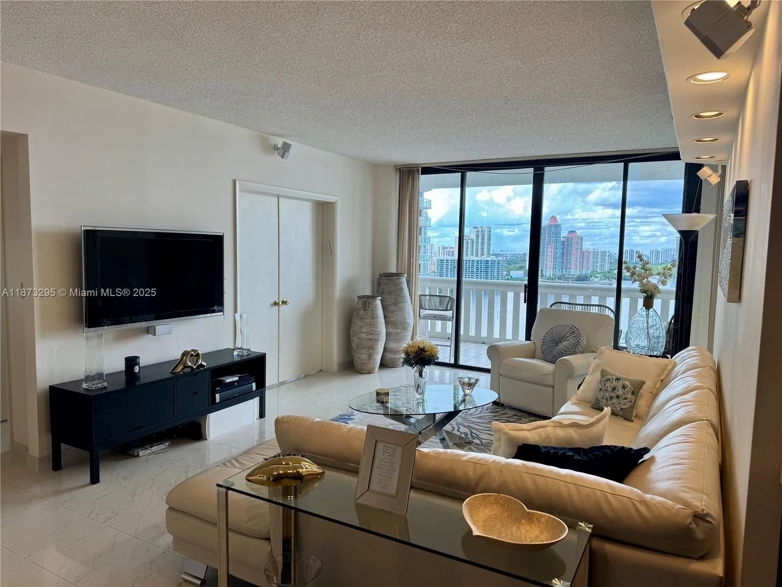 3000 Island Blvd # 2004, Aventura, FL 33160