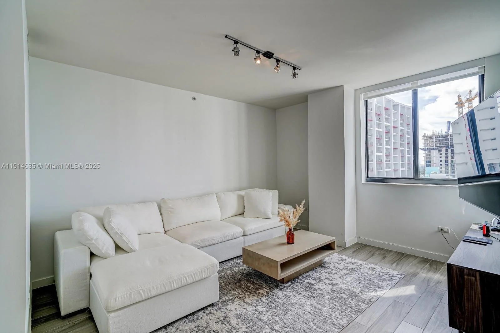 999 SW 1st Ave # 1612, Miami, FL 33130 photo 5