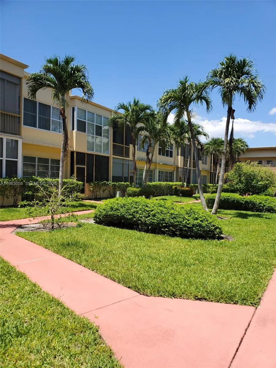 851 NE 14th Ave # 414, Hallandale Beach, FL 33009 photo 3