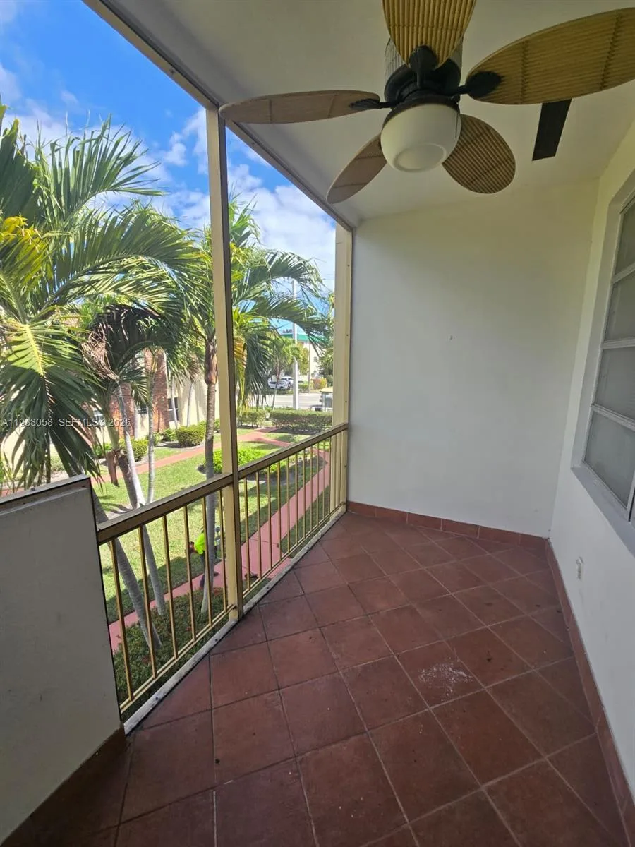 851 NE 14th Ave # 414, Hallandale Beach, FL 33009 photo 8