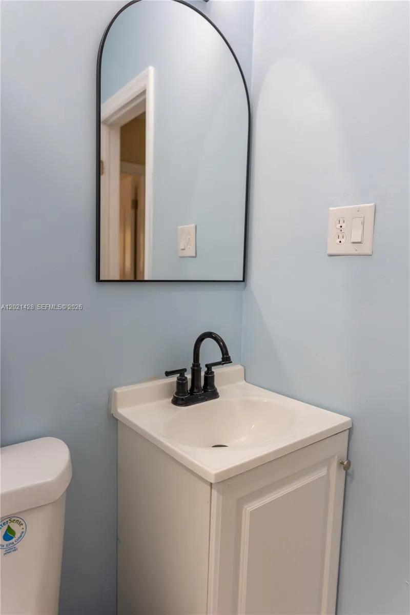 250 NW 14th Way, Dania Beach, FL 33004 photo 13