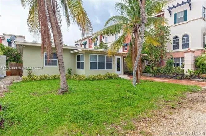 1025 NE 17th Way, Fort Lauderdale, FL 33304 photo 2