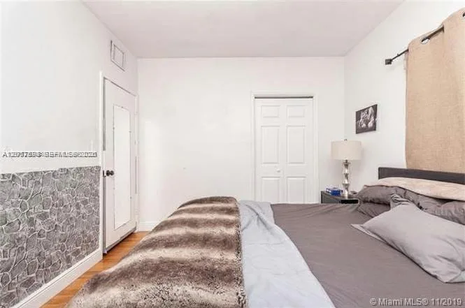1025 NE 17th Way, Fort Lauderdale, FL 33304 photo 5