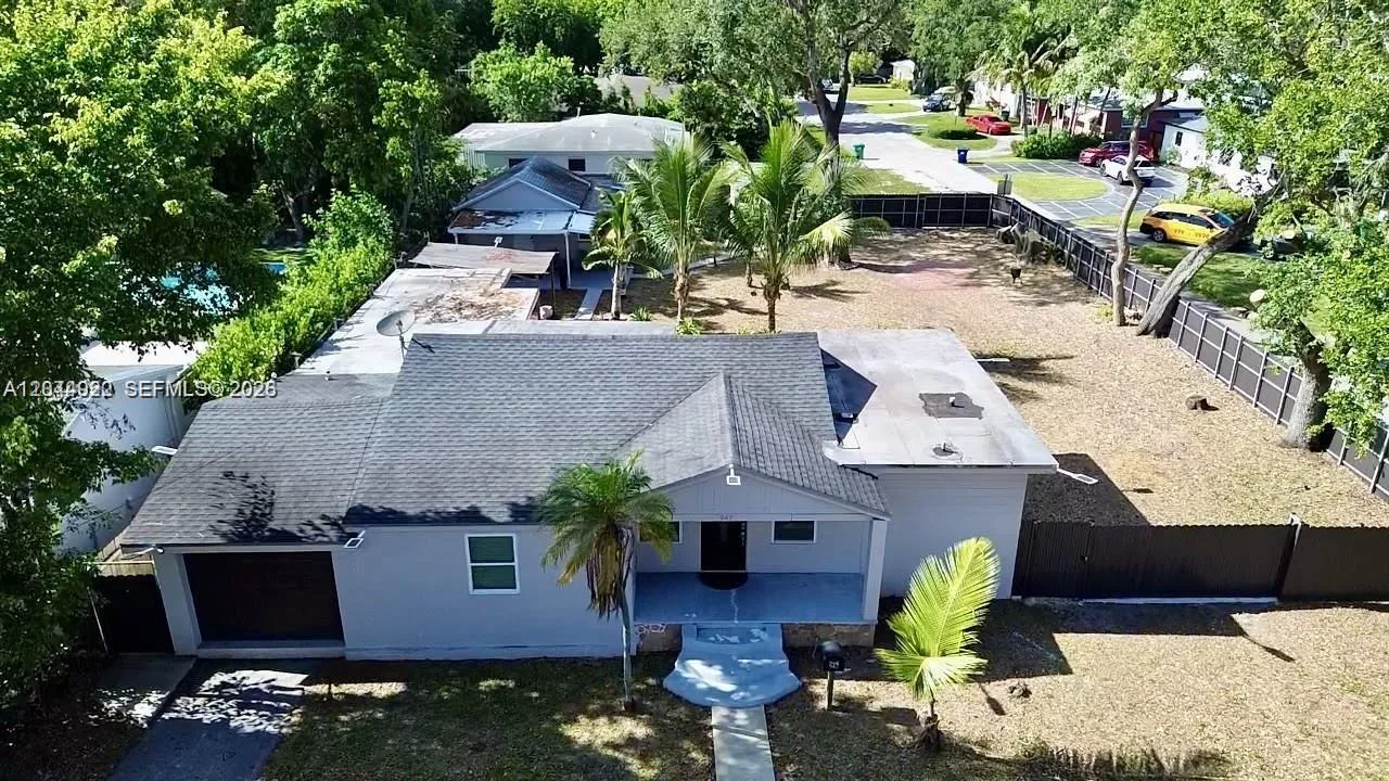947 NE 149th St, Miami, FL 33161 photo 2