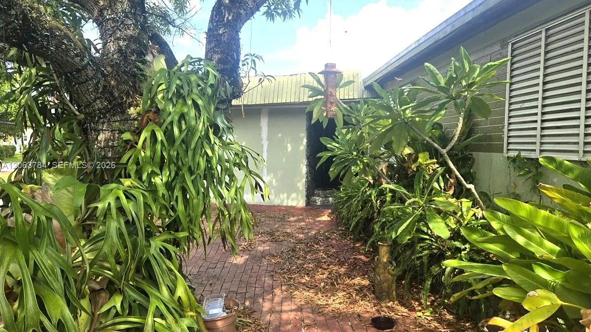 185 NE 129th St, North Miami, FL 33161 photo 3