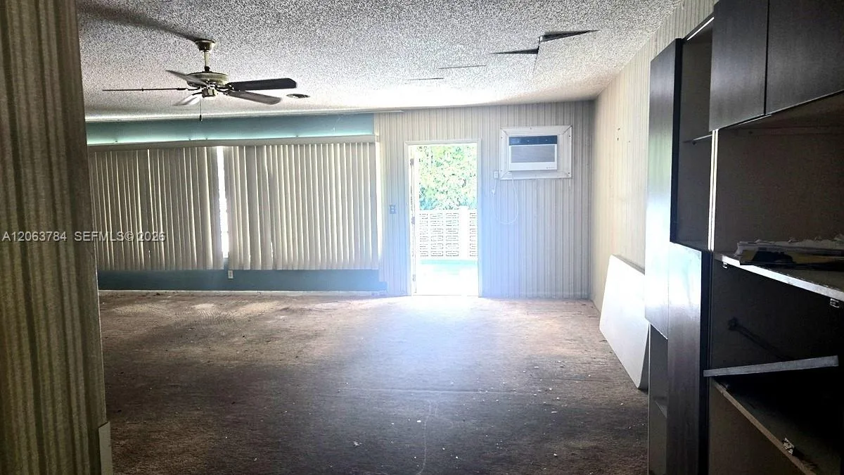 185 NE 129th St, North Miami, FL 33161 photo 4