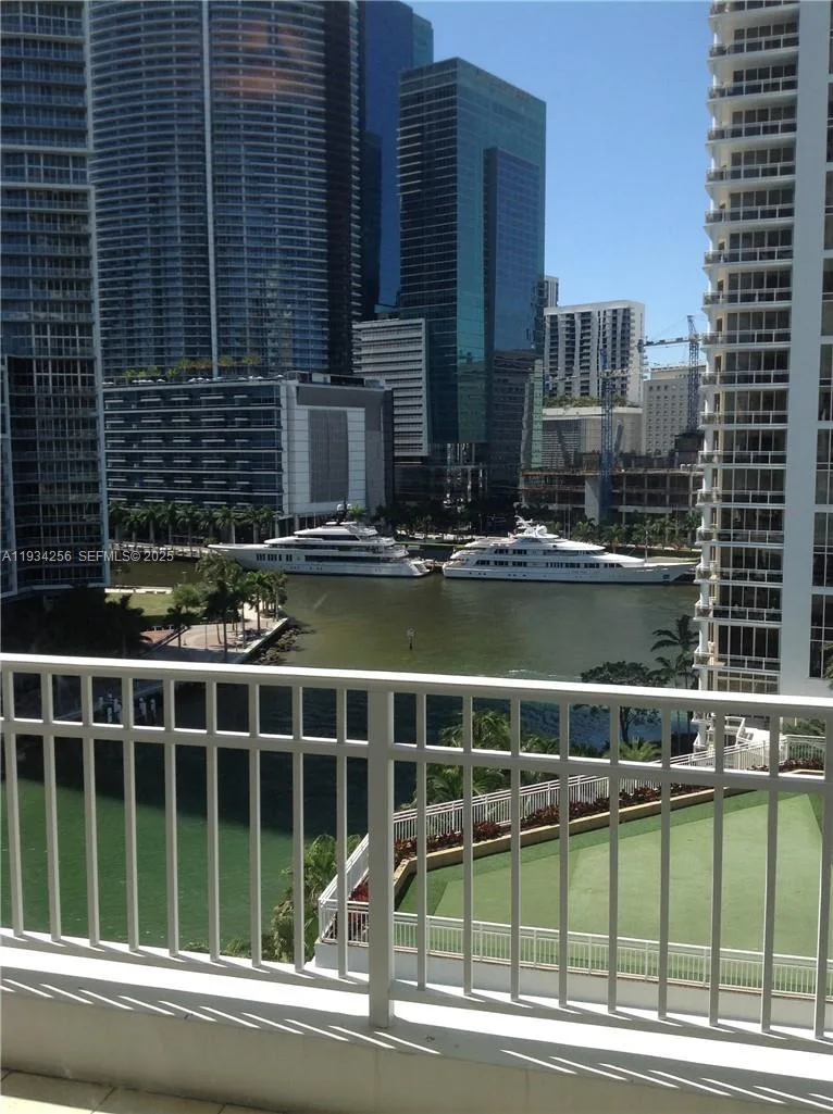 801 Brickell Key Blvd # 1004, Miami, FL 33131
