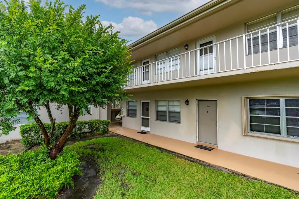 3 Lake Vista Trail # 203, Port St. Lucie, FL 34952