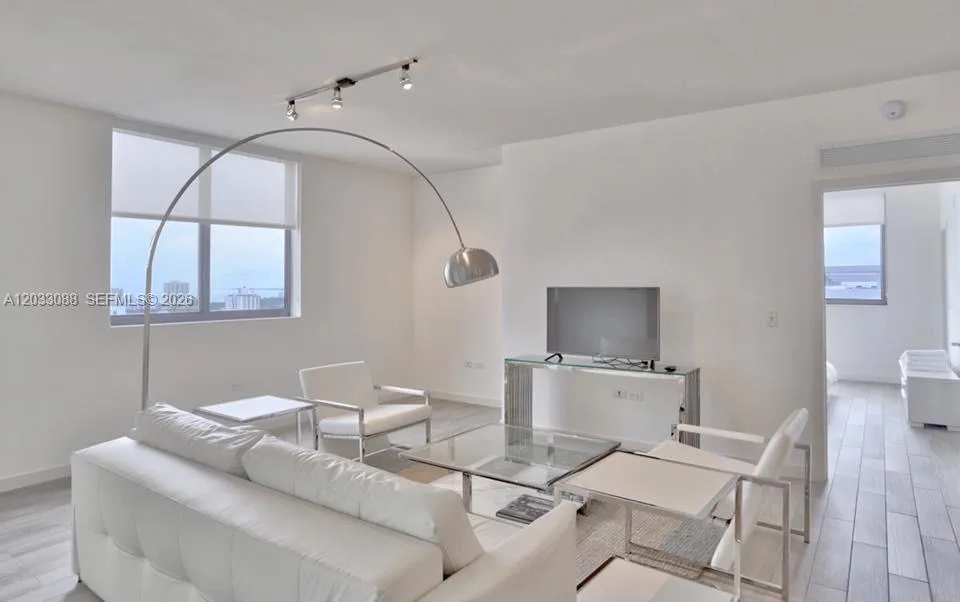 999 SW 1st Ave # 2404, Miami, FL 33130 photo 4