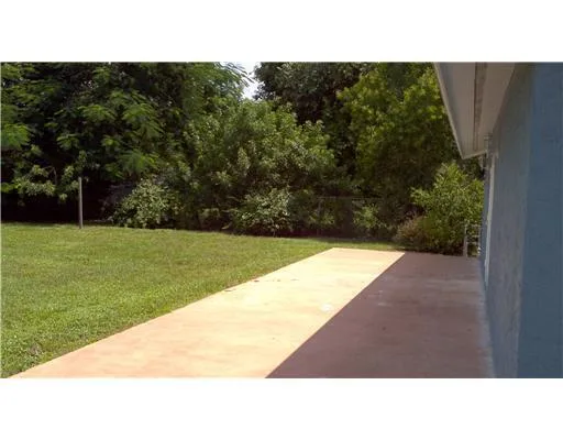 6315 Bischoff Road, West Palm Beach, FL 33413 photo 2