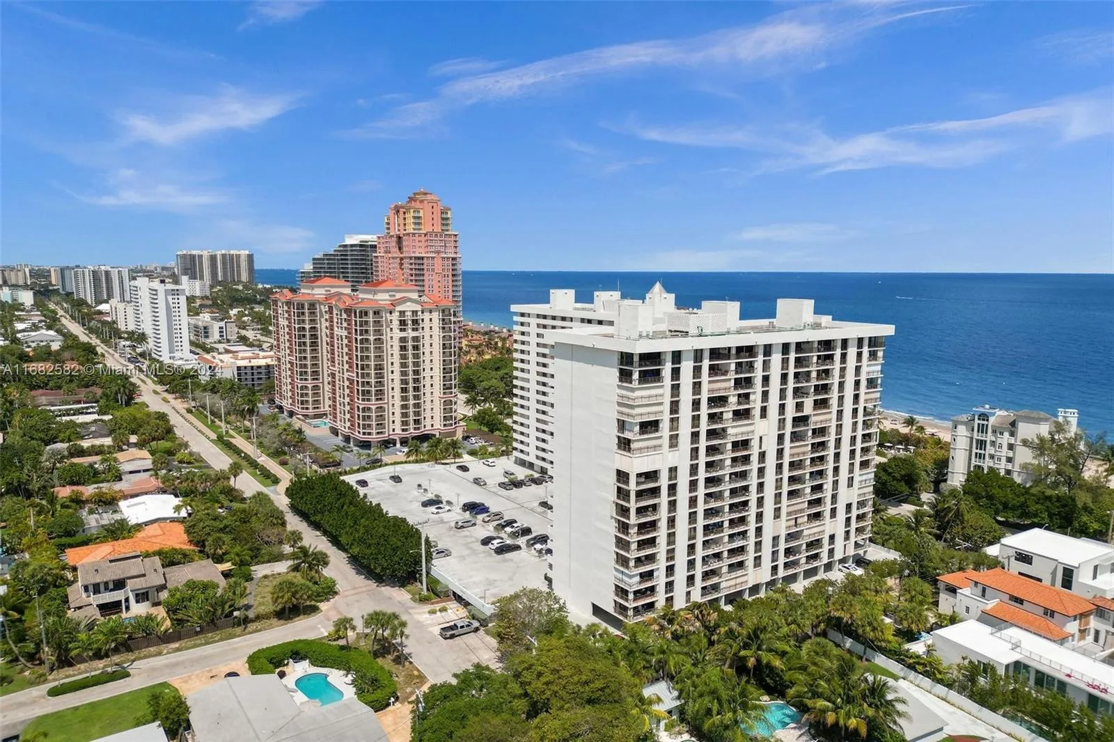 Shore Club Towers – photo 26