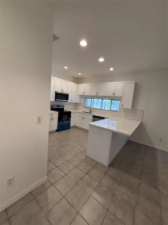 2927 Bogota Avenue, Hollywood, FL 33026 photo 3