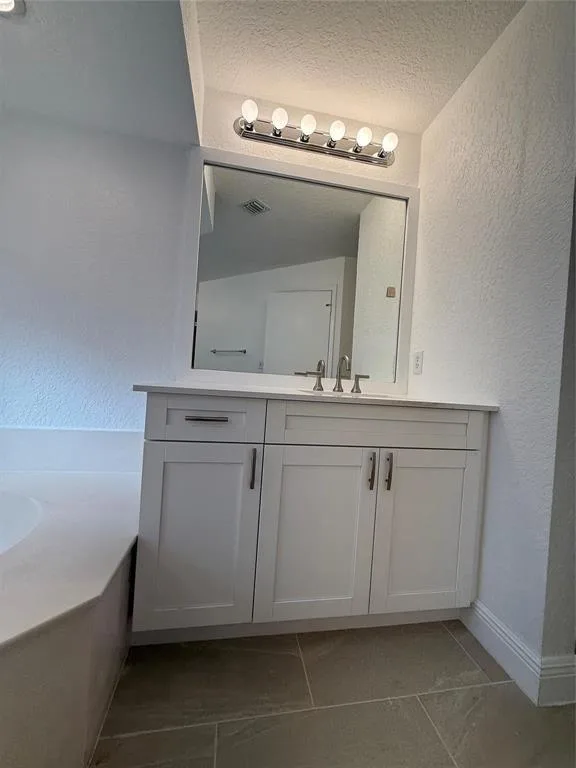2927 Bogota Avenue, Hollywood, FL 33026 photo 8