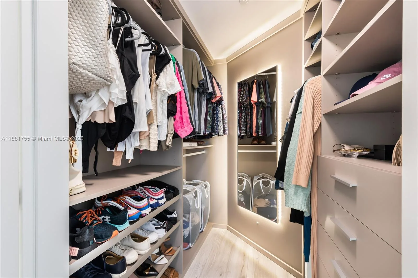 1300 Brickell Bay Dr # 1702, Miami, FL 33131 photo 10
