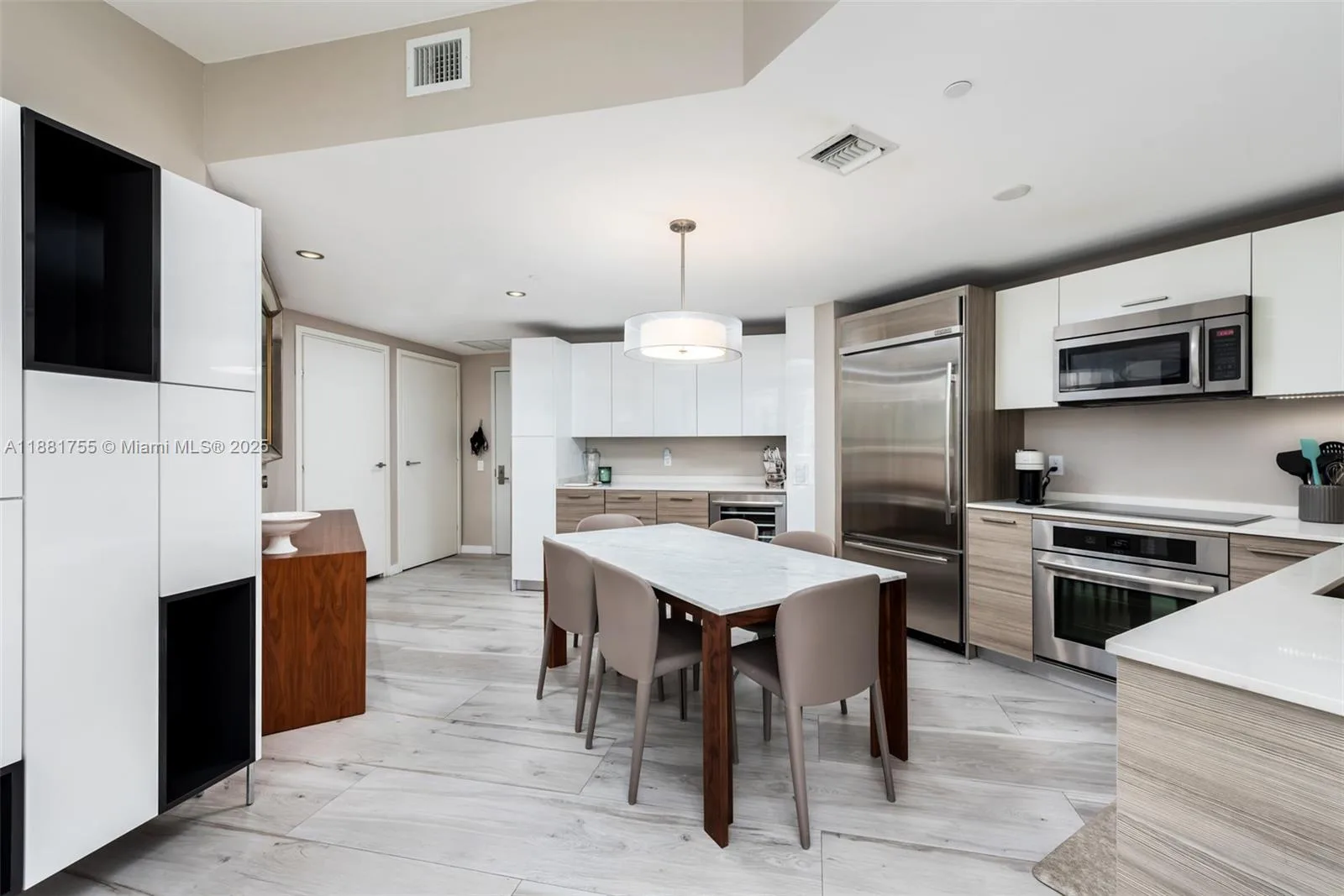 1300 Brickell Bay Dr # 1702, Miami, FL 33131 photo 5