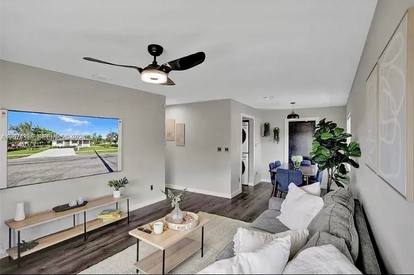 302 NW 9th St, Hallandale Beach, FL 33009 photo 7