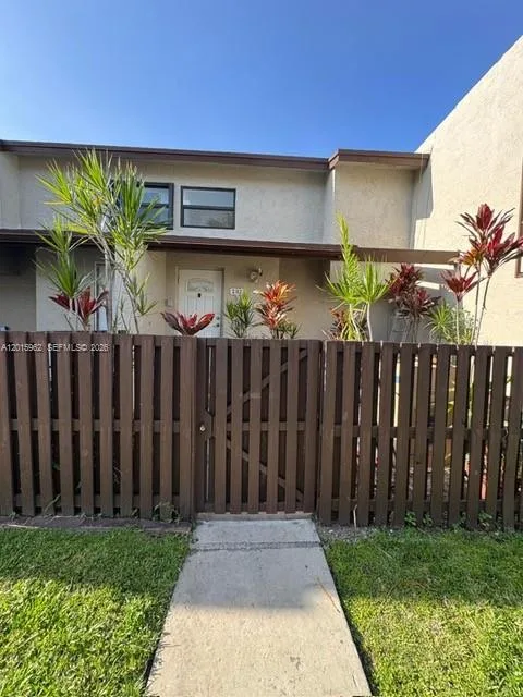 10296 NW 9th St Cir # 202, Miami, FL 33172