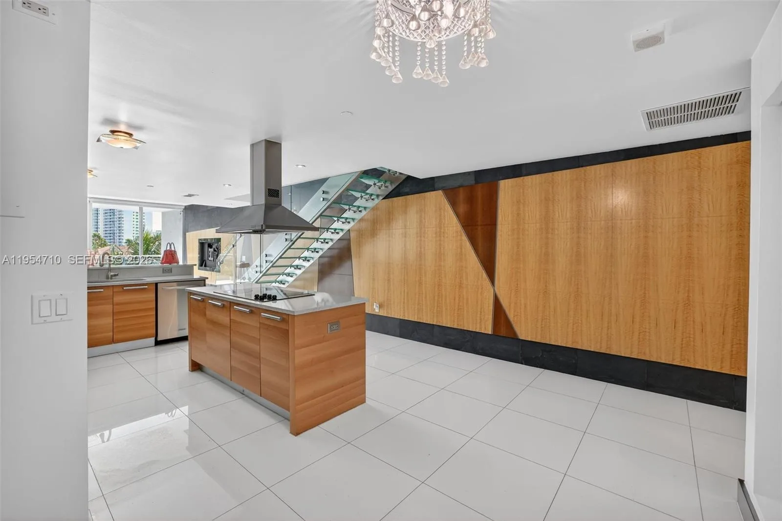 2950 NE 188th St # 302, Aventura, FL 33180 photo 10