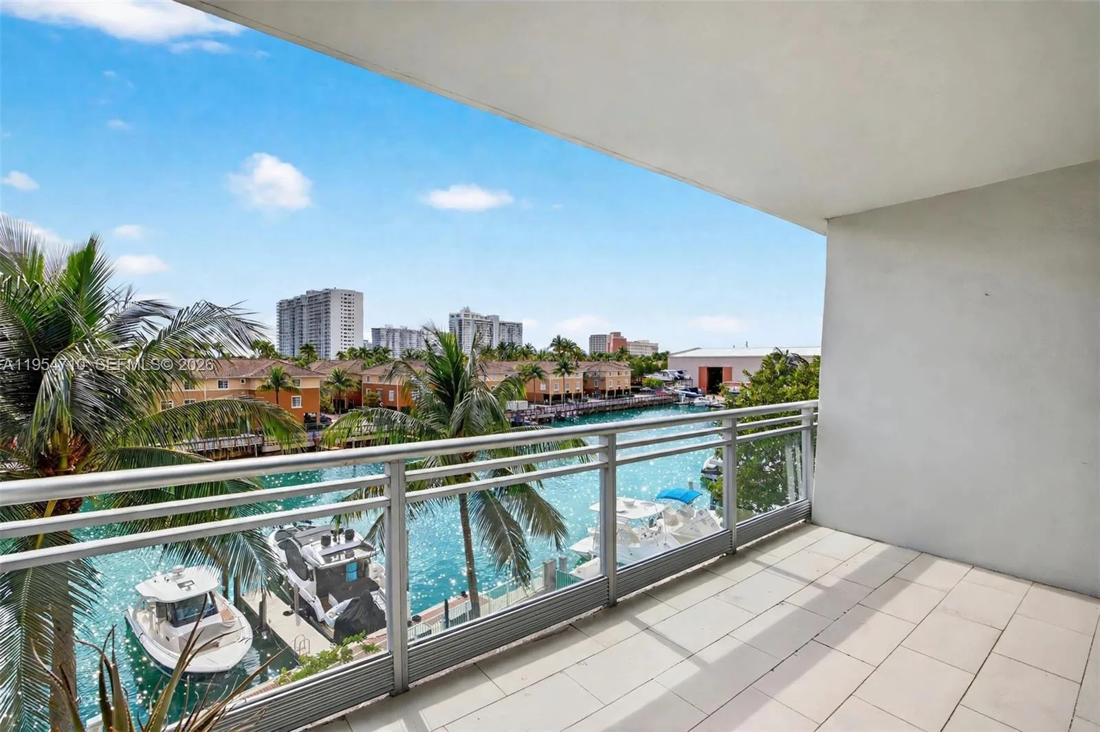 2950 NE 188th St # 302, Aventura, FL 33180 photo 5