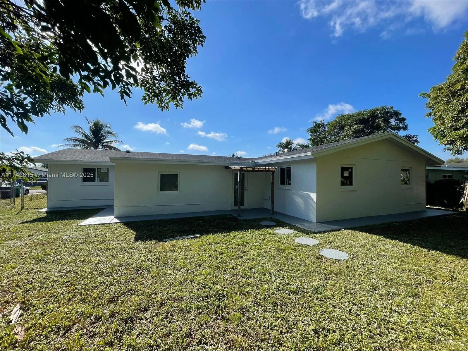 4421 NW 12th Ct, Lauderhill, FL 33313 photo 4