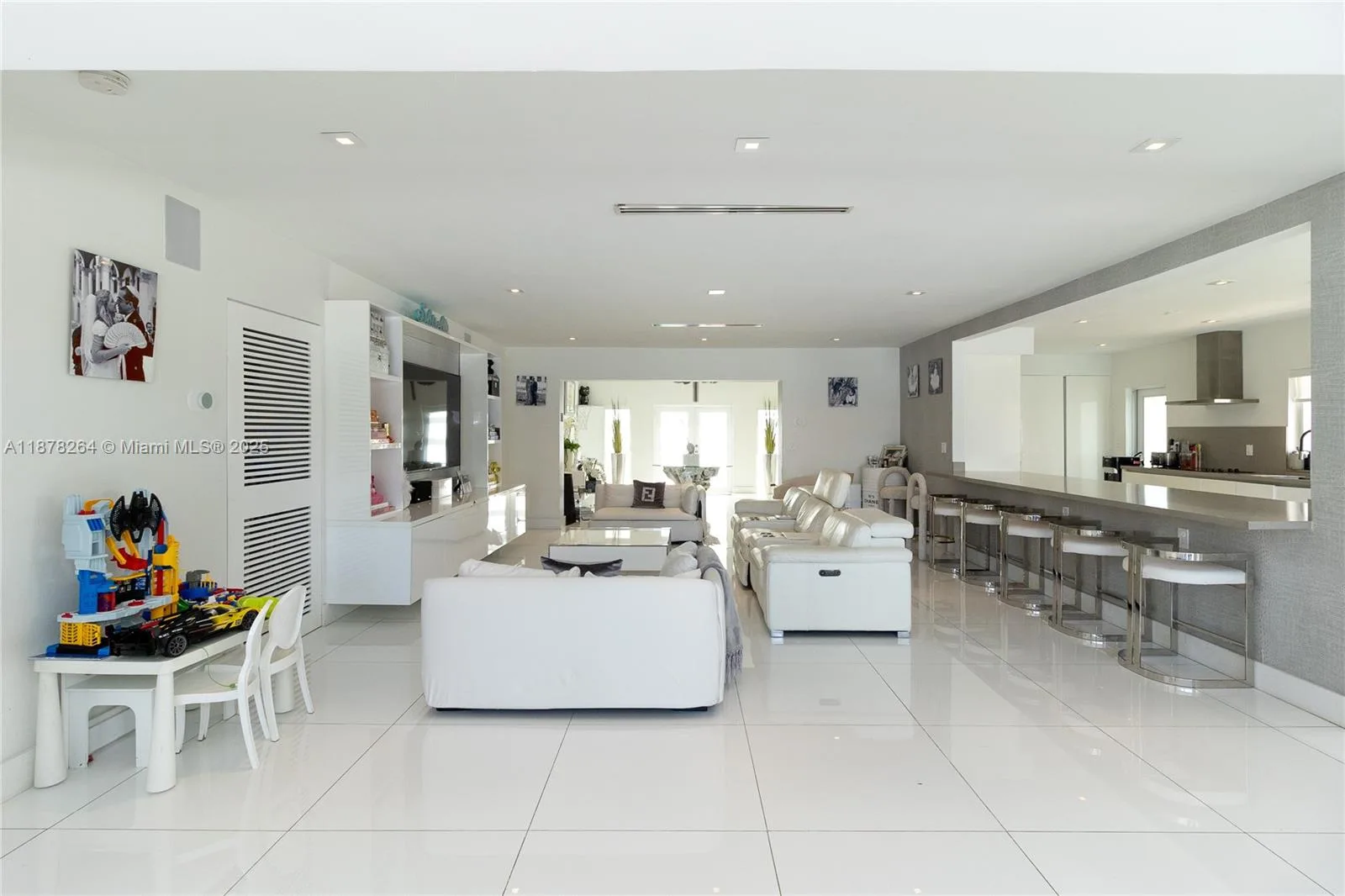1215 N Biscayne Point Rd, Miami Beach, FL 33141 photo 11