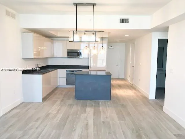 1010 Brickell Ave # 4609, Miami, FL 33131