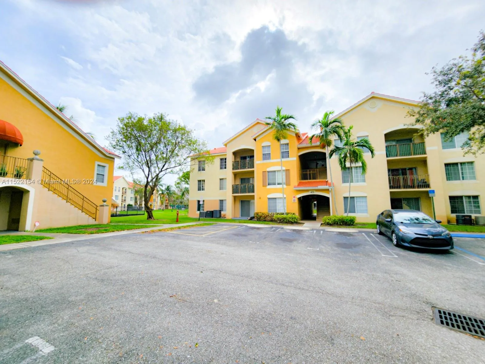 4151 San Marino Blvd # 202, West Palm Beach, FL 33409