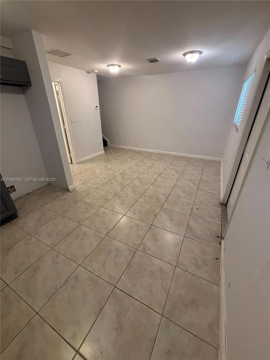 14042 NE 2nd Ave # 14042, Miami, FL 33161 photo 4