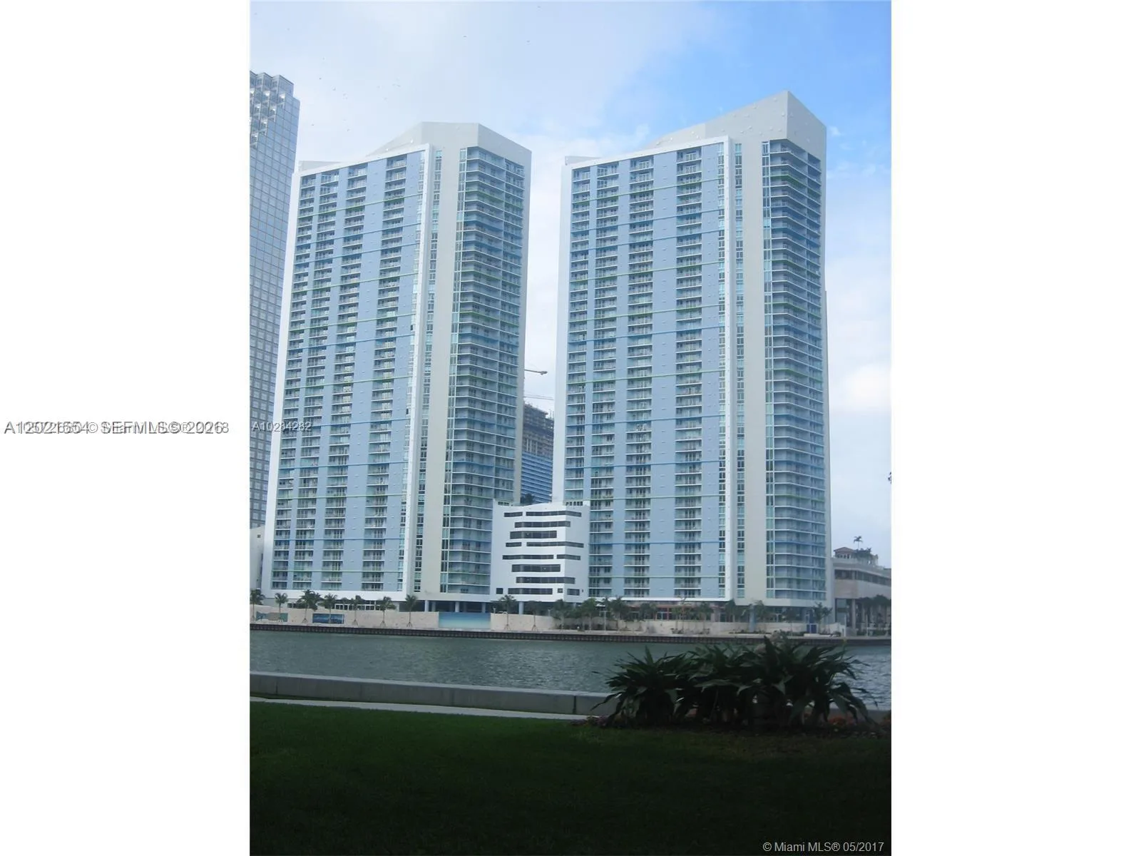 325 S Biscayne Blvd # 2115, Miami, FL 33131