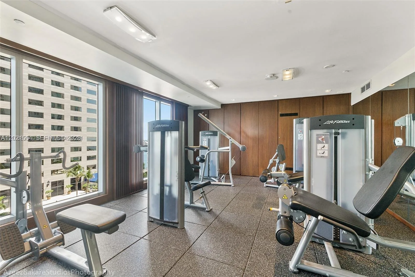 325 S Biscayne Blvd # 2115, Miami, FL 33131 photo 4