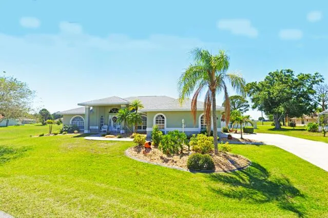424 Holly Drive, Sebring, FL 33876 photo 2
