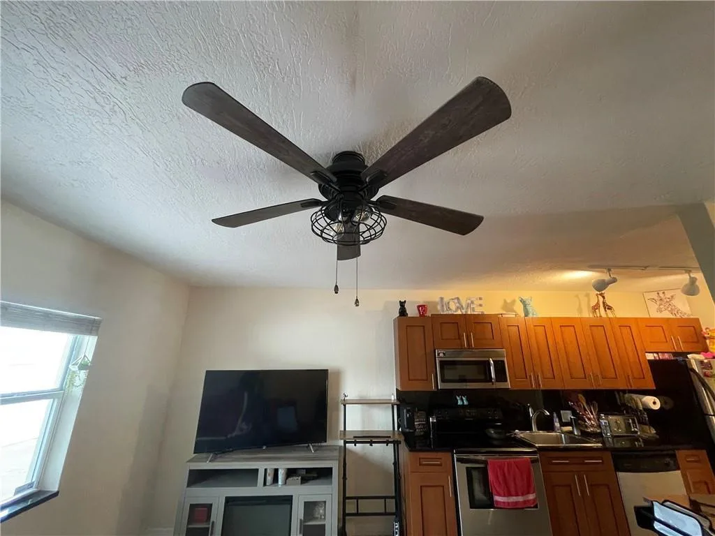 1470 N Dixie Highway # 3, Fort Lauderdale, FL 33304