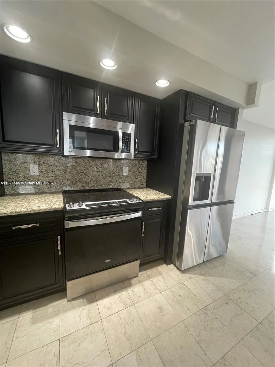 1000 Parkview Dr # 920, Hallandale Beach, FL 33009 photo 2