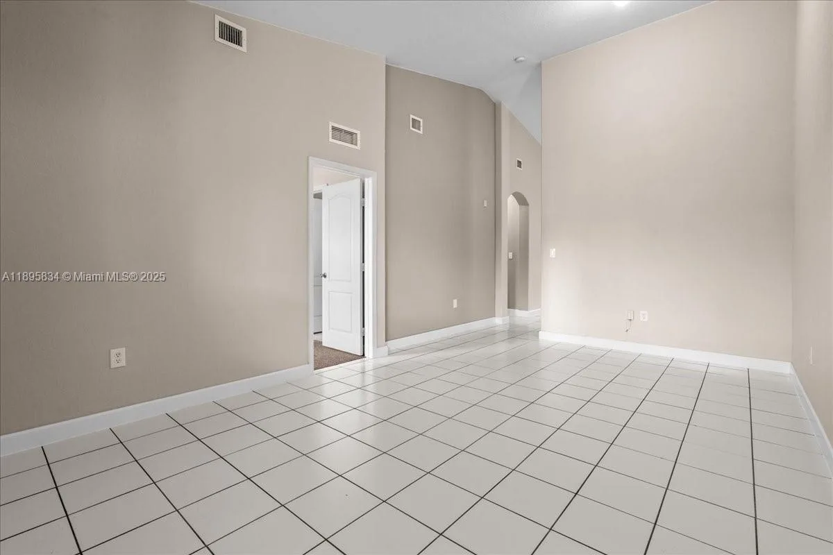 1677 SE 27th Ct # 202, Homestead, FL 33035 photo 4