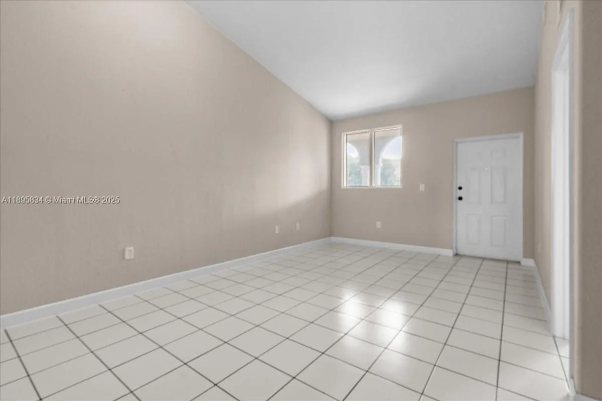 1677 SE 27th Ct # 202, Homestead, FL 33035 photo 5