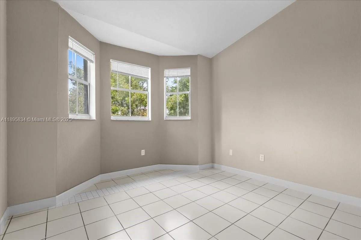 1677 SE 27th Ct # 202, Homestead, FL 33035 photo 7
