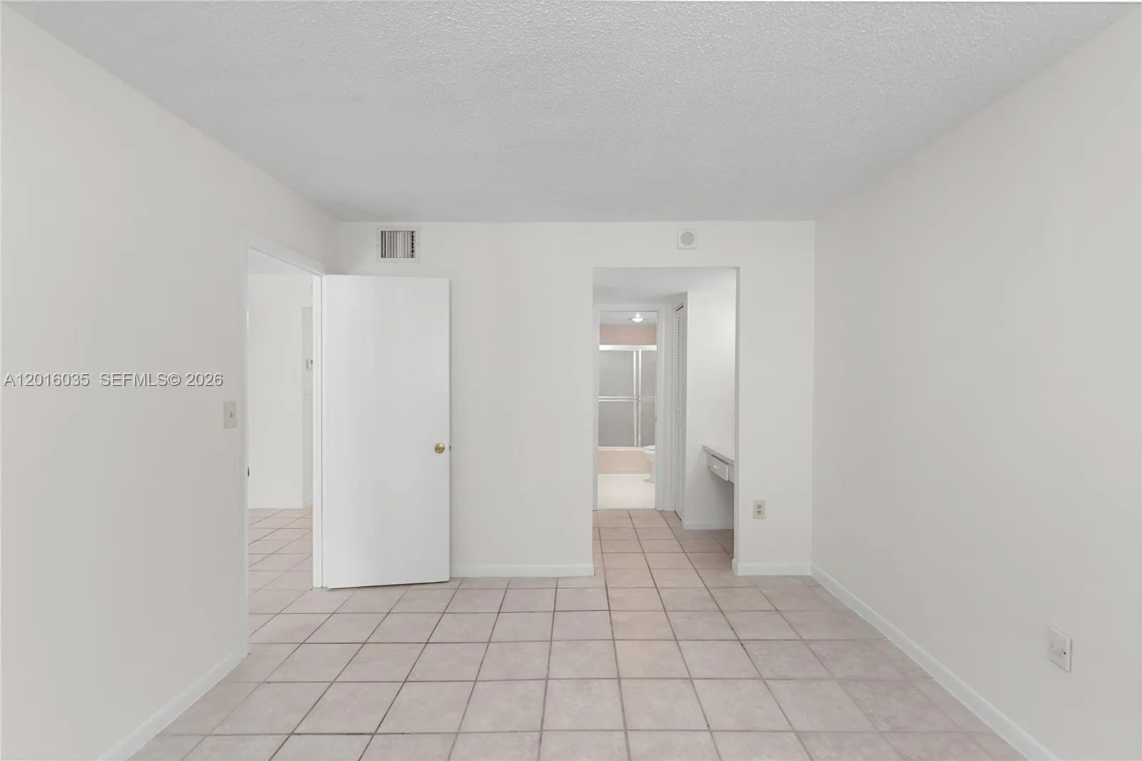 345 Ocean Dr # 424, Miami Beach, FL 33139 photo 11