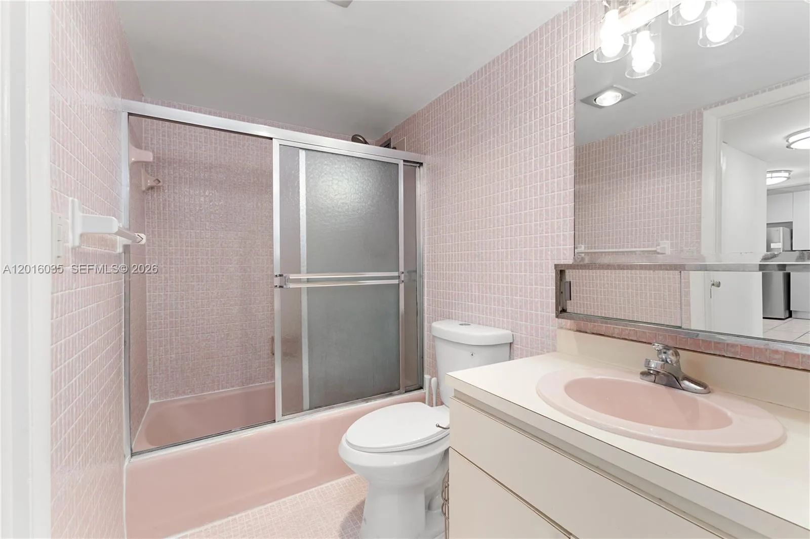 345 Ocean Dr # 424, Miami Beach, FL 33139 photo 13