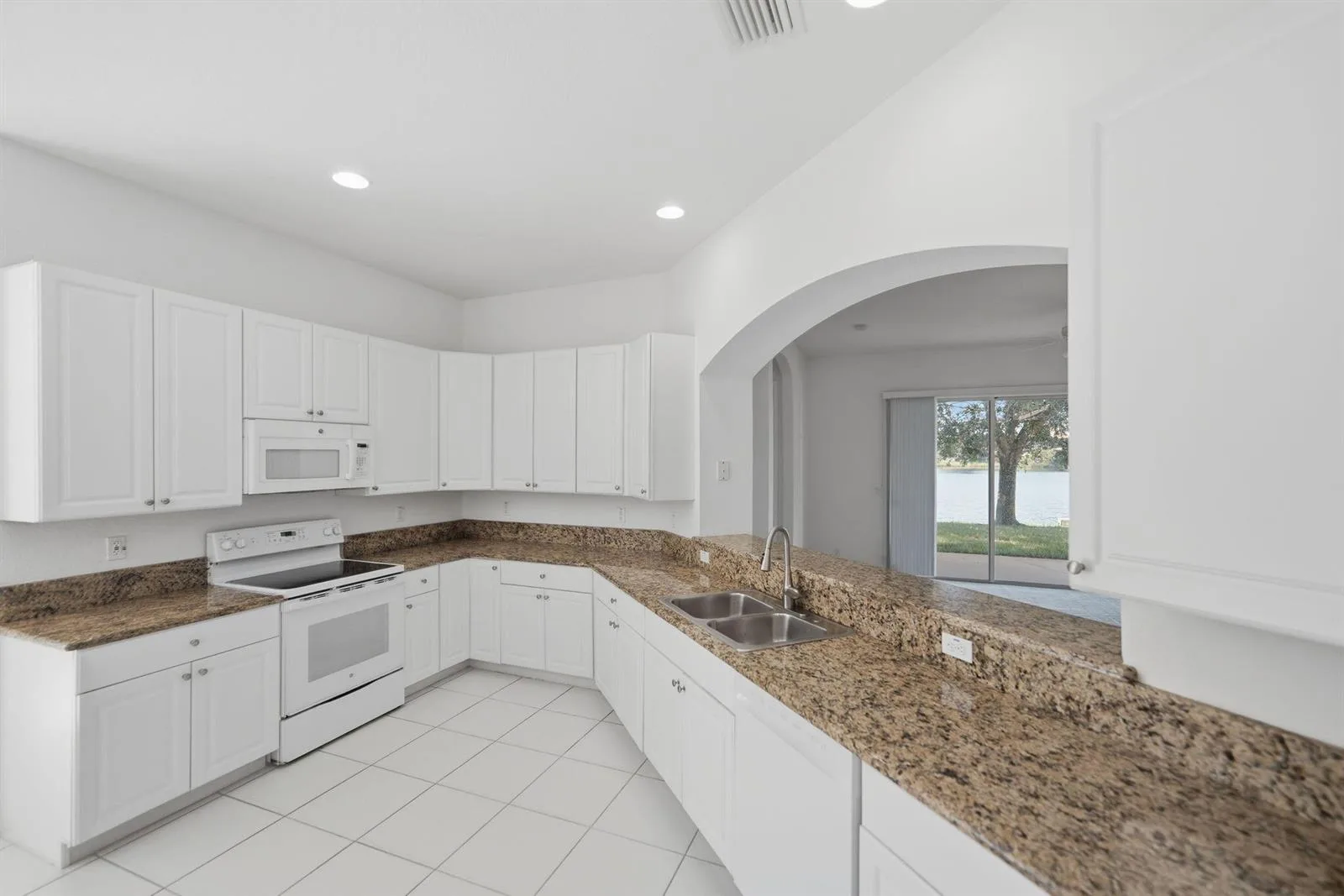 381 NW SHEFFIELD Circle, Port St. Lucie, FL 34983 photo 9