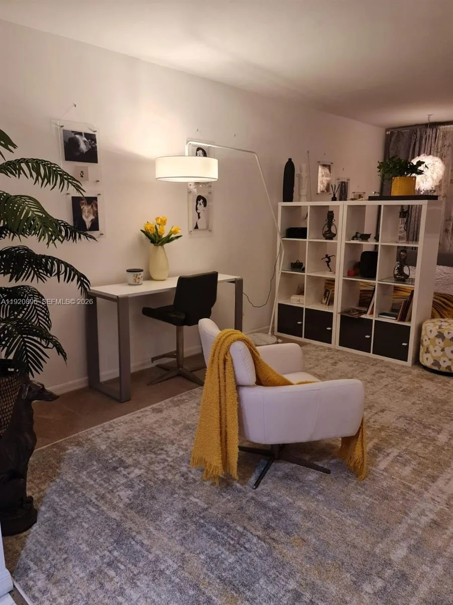 999 Brickell Bay Dr # 206, Miami, FL 33131