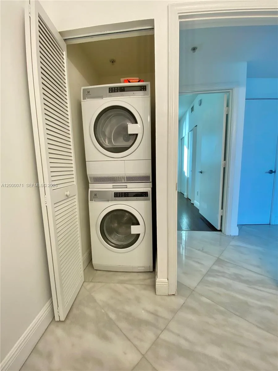 601 NE 36th St # 1103, Miami, FL 33137 photo 13