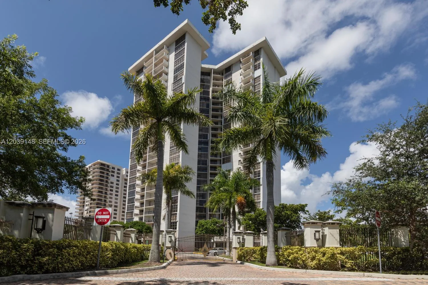 18181 NE 31st Ct # 1910, Aventura, FL 33160