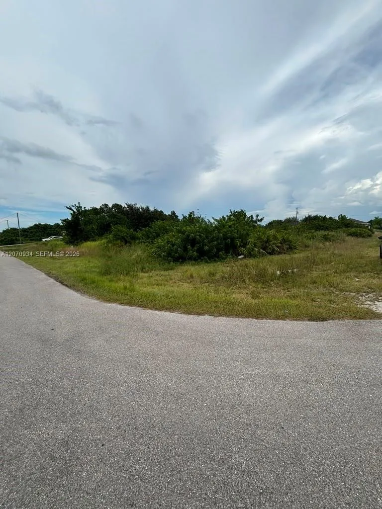 1609 Flora Ave S, Lehigh Acres, FL 33976
