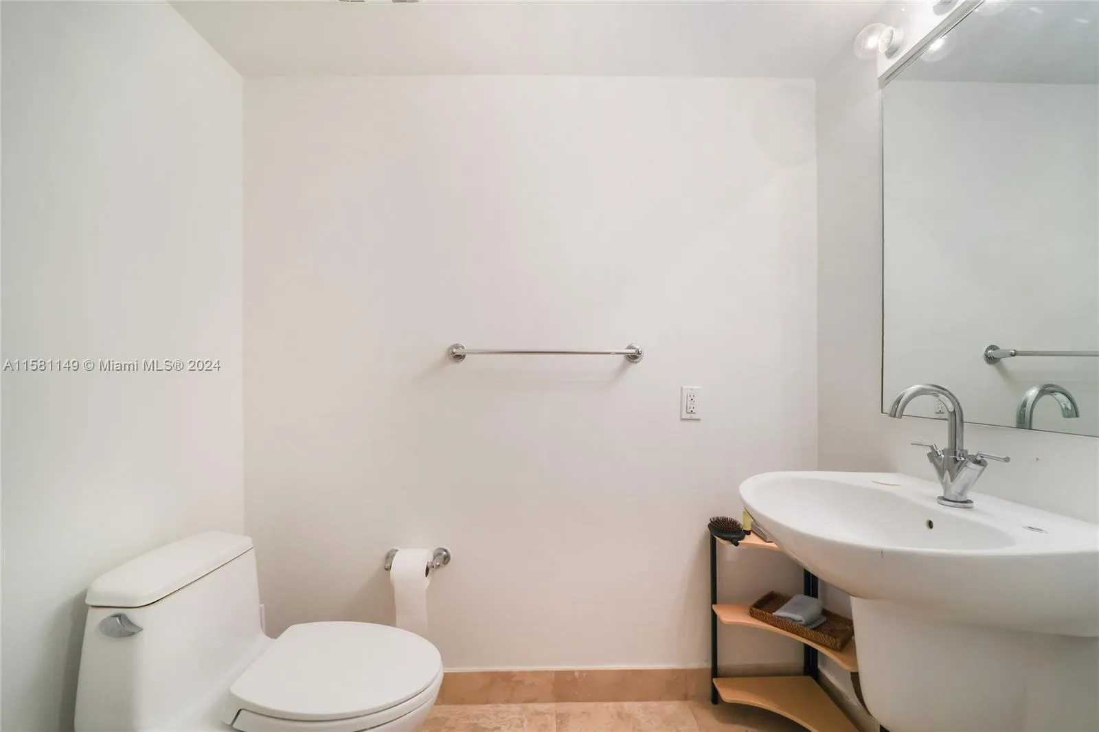 41 SE 5th St # 304, Miami, FL 33131 photo 12