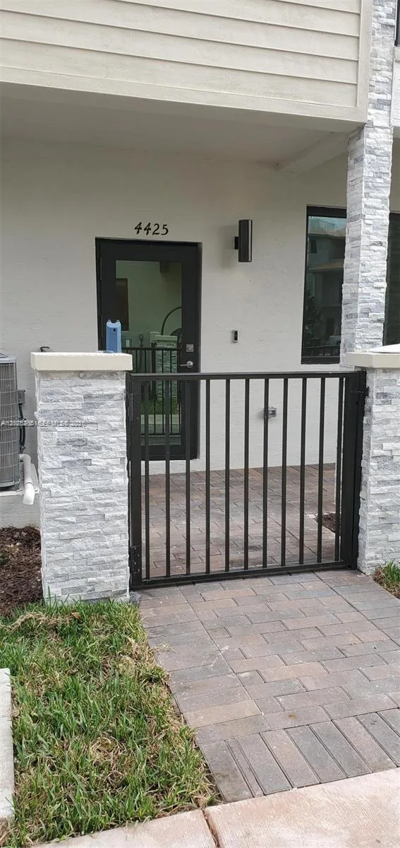 4425 NW 83rd Pkwy # 4425, Doral, FL 33166