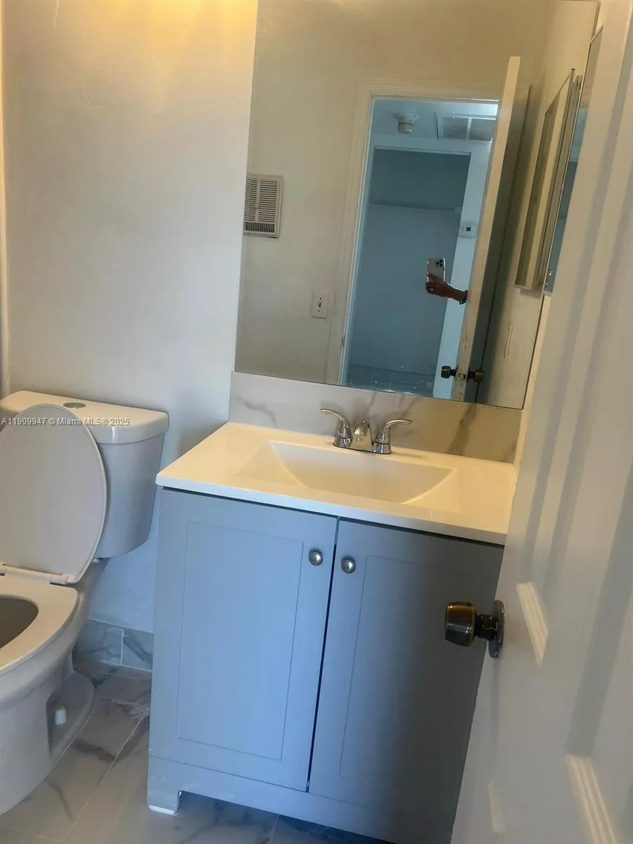 438 NE 210th Cir Ter # 202-4B, Miami, FL 33179 photo 10