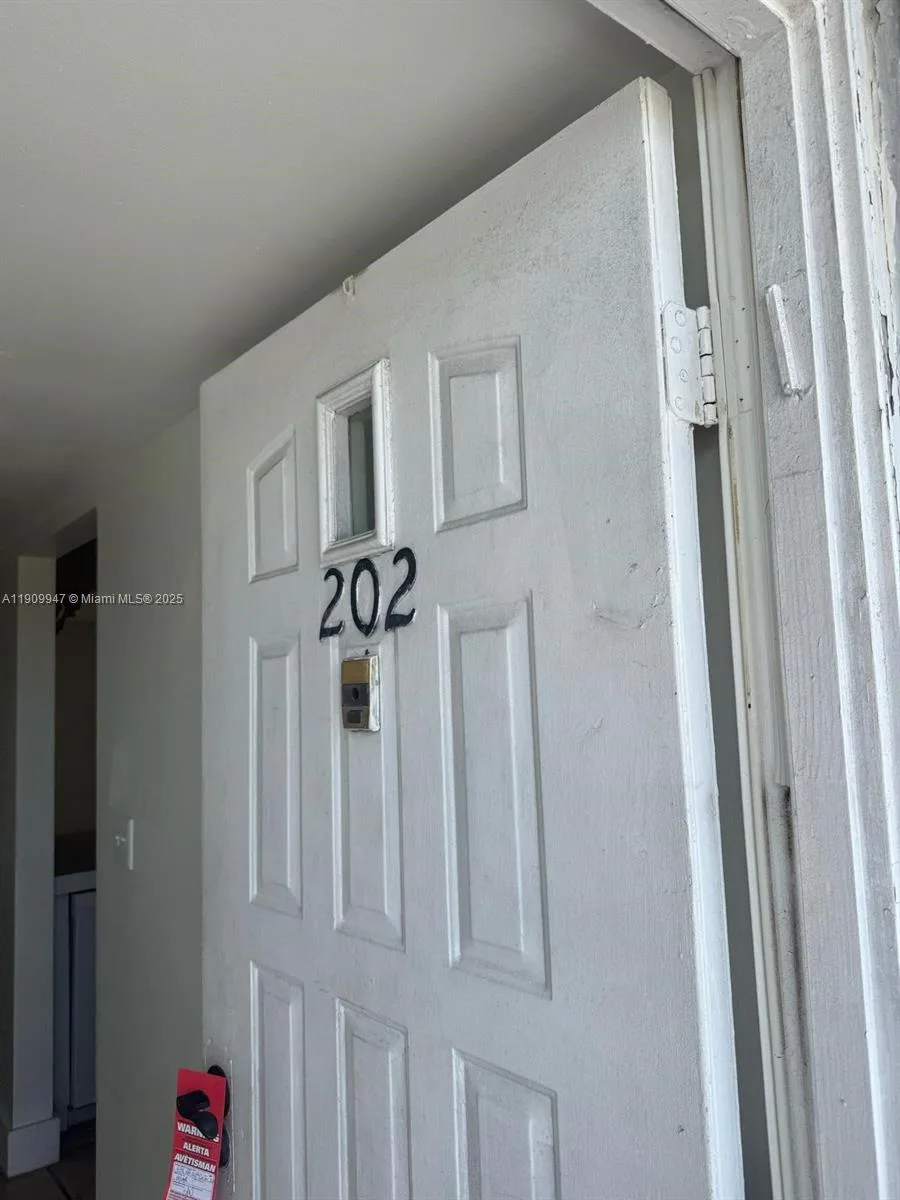 438 NE 210th Cir Ter # 202-4B, Miami, FL 33179 photo 2