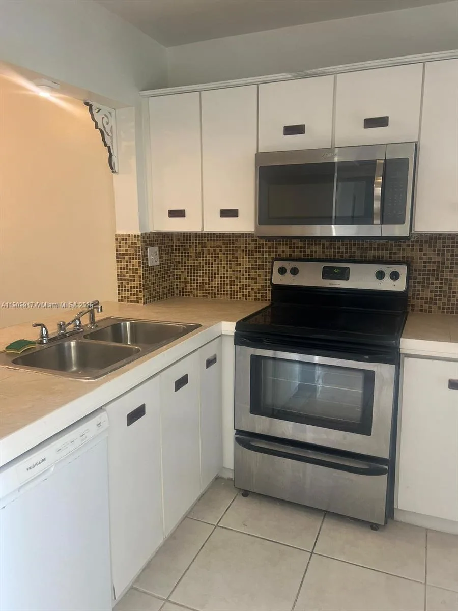 438 NE 210th Cir Ter # 202-4B, Miami, FL 33179 photo 5